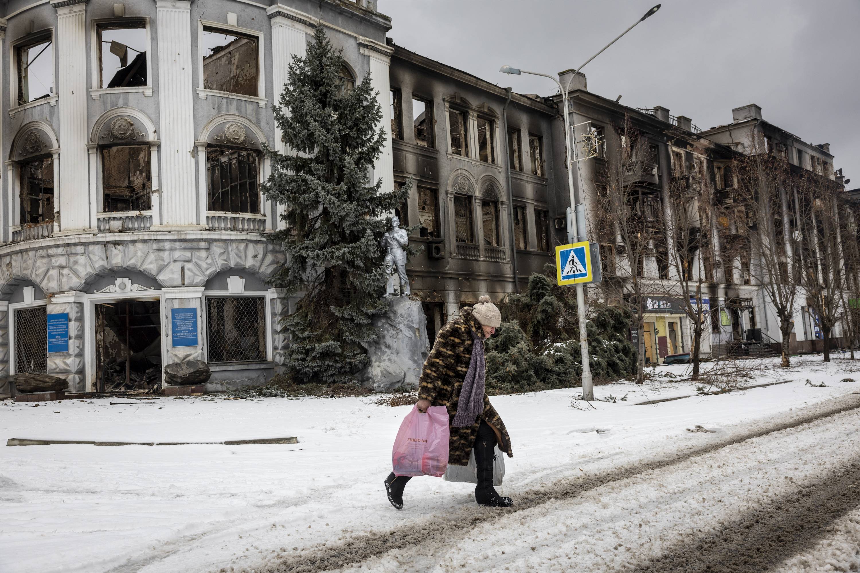 Бахмут население. Бахмут сейчас. Бахмут город война. Бахмут Донецкая область. Бахмут фото города до войны.