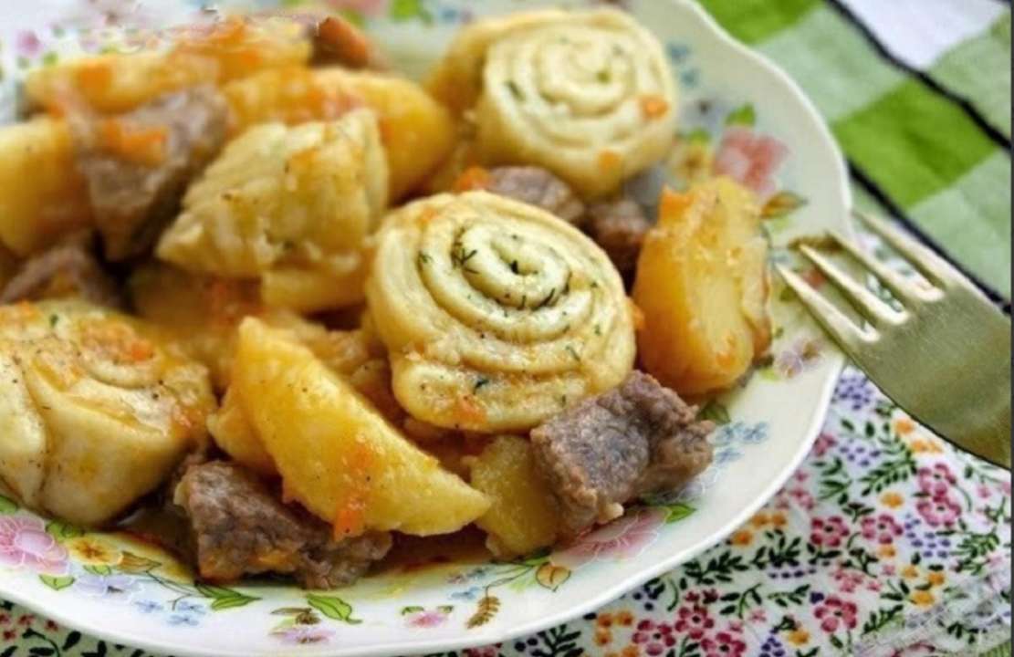 Украинская национальная кухня: как приготовить нудли с мясом и картошкой -  МЕТА