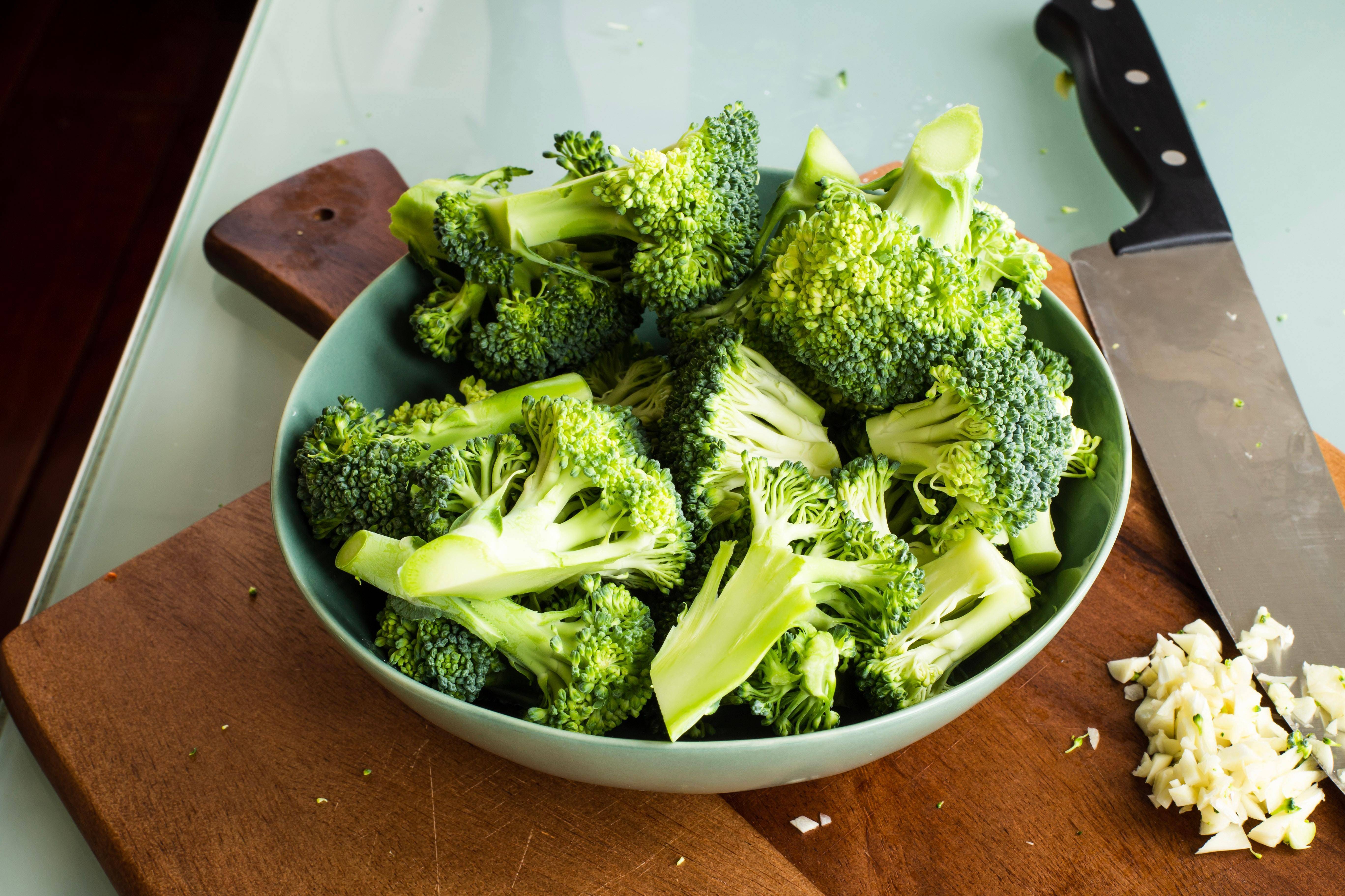 Broccoli. Проростки брокколи. Брокколи на пару. Полезные продукты. Брокколи HD.