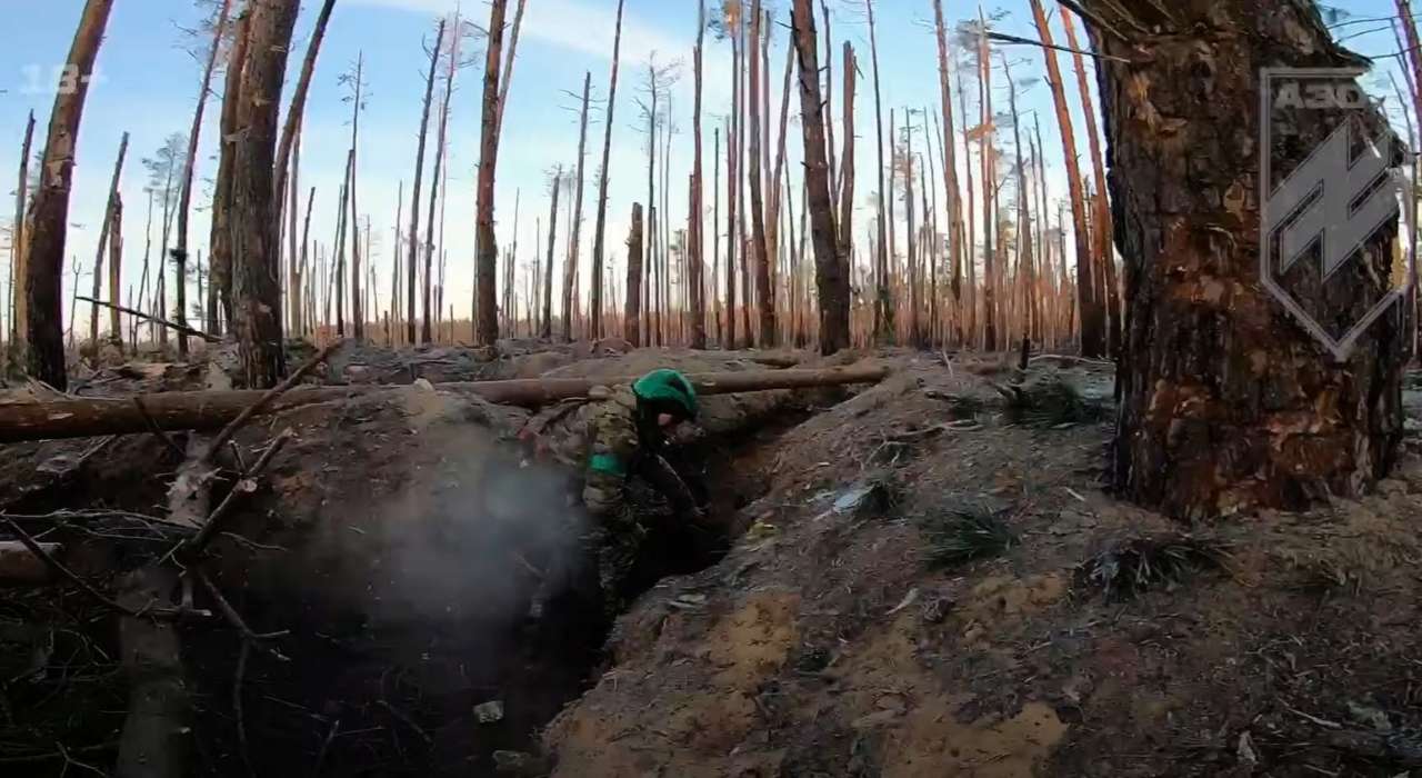 Видео, как азовцы взяли в плен россиян во время штурмовых действий на  Кременском направлении - МЕТА