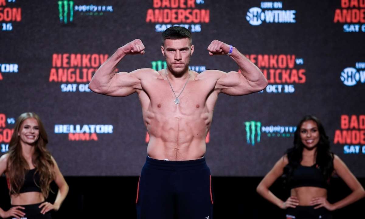 Вадим Немков защитил титул чемпиона Bellator, победив Энгликаса. Видео -  МЕТА