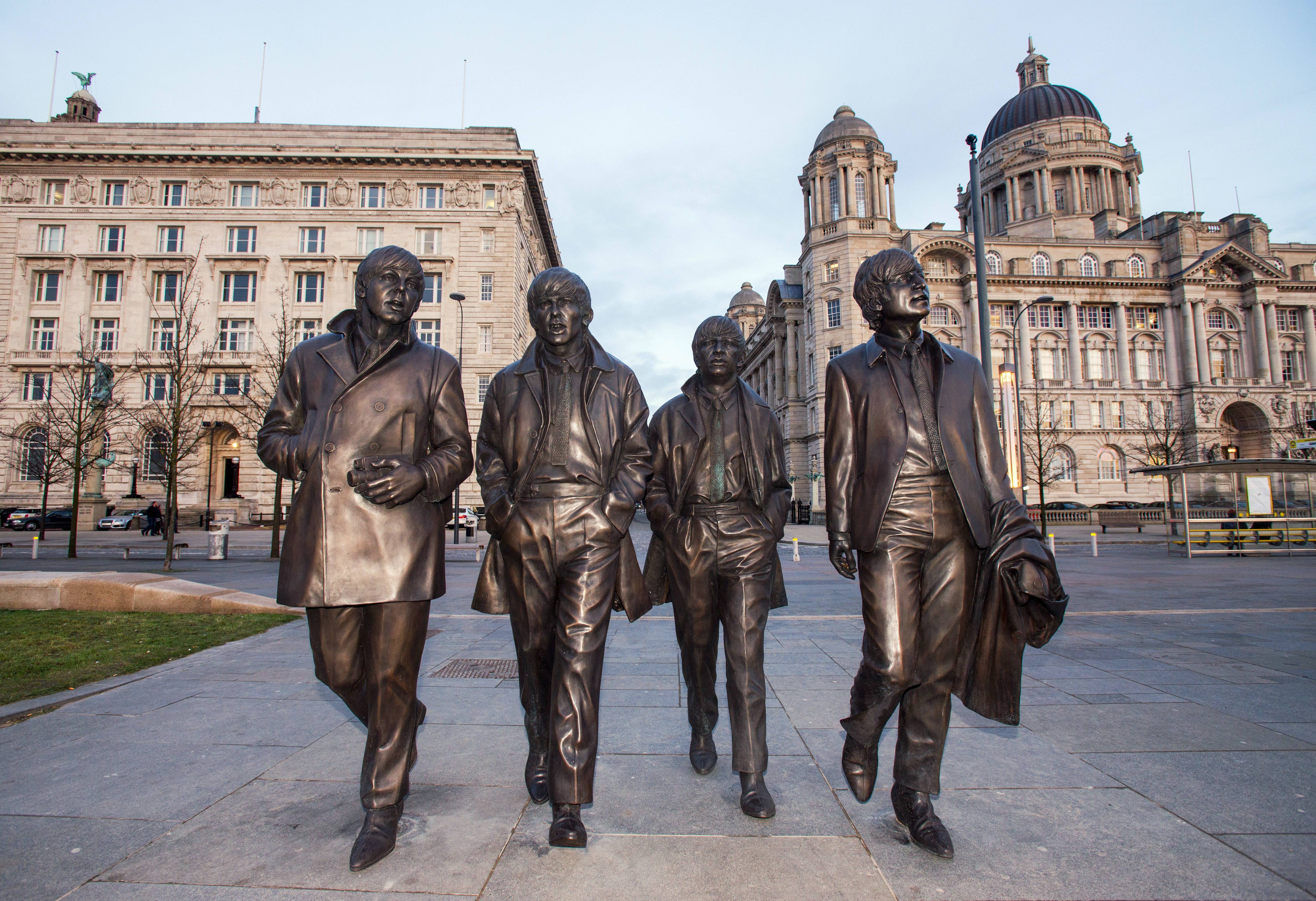 Автор скульптурной группы. Ливерпуль памятник Beatles. Статуя Битлз в Ливерпуле. Памятник Битлз Великобритания. Ливерпульская четверка памятник.