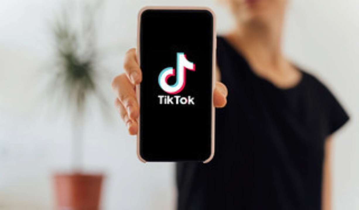 Администрация TikTok заявила, что будет ограничивать видео с российской  пропагандой - МЕТА