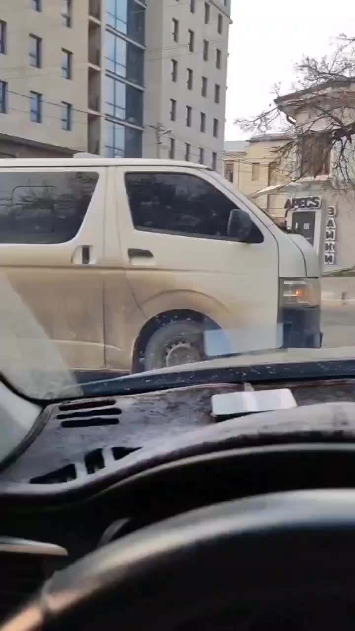 Силой затолкали в бус: в Харькове утром люди в военной форме похитили  человека - МЕТА