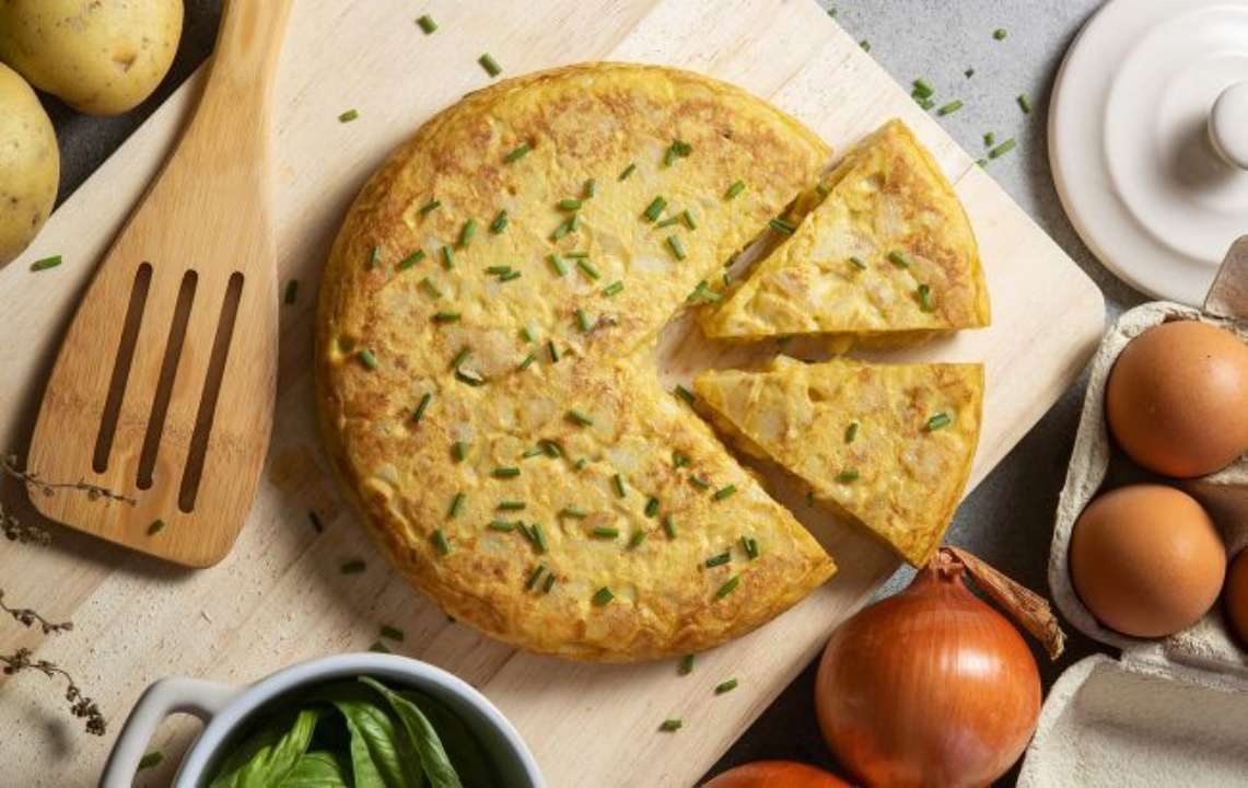 Бюджетно и вкусно: луковый пирог по французскому рецепту - МЕТА