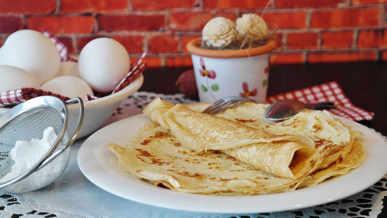 Невероятно вкусные и тоненькие: рецепт блинов без сахара и лактозы - МЕТА